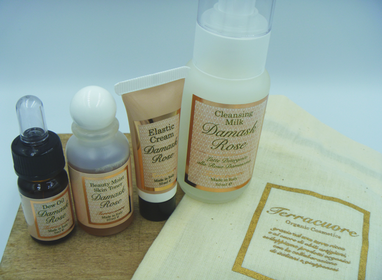 テラクオーレ ダマスクローズの香りで癒しを オーガニックスキンケアセットのレビュー ノアの星とアロマ生活